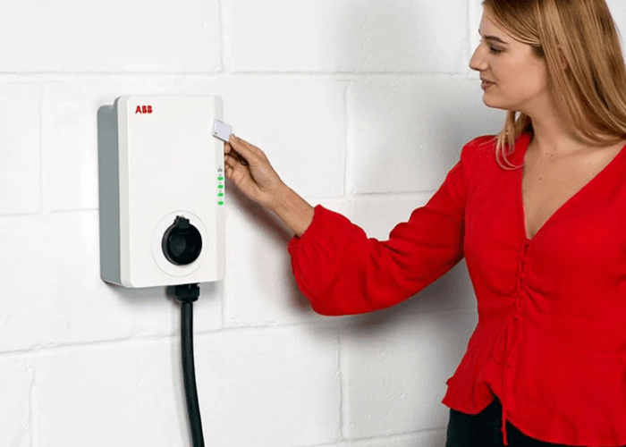 Carregador Para Carro Elétrico Terra Ac Wallbox 7,4KW 32A 220V 1P+N Com Cabo Tipo T2 Rfid 4G ABB6AGC085385 W7G5RC0 - ABB