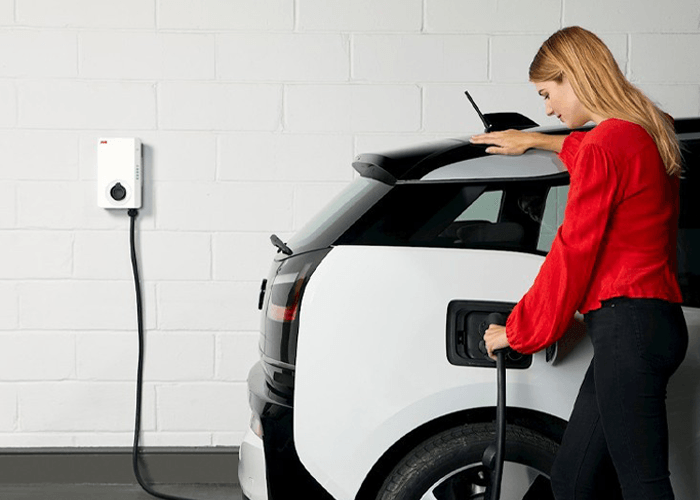 Carregador Para Carro Elétrico Terra Ac Wallbox 7,4KW 32A 220V 1P+N Com Cabo Tipo T2 Rfid 4G ABB6AGC085385 W7G5RC0 - ABB